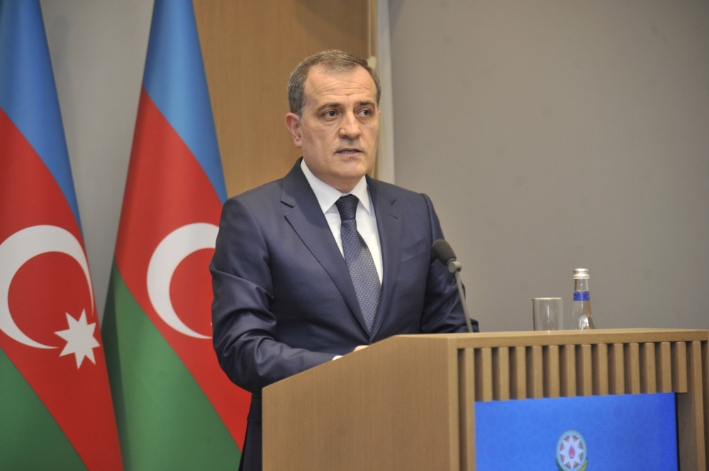 Azerbaijani FM leaves for Dushanbe